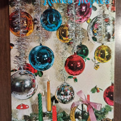 Collectible festive cards set of 9 like new