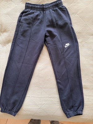 Nike girls' relaxed fit sweatpants size S like new, black
