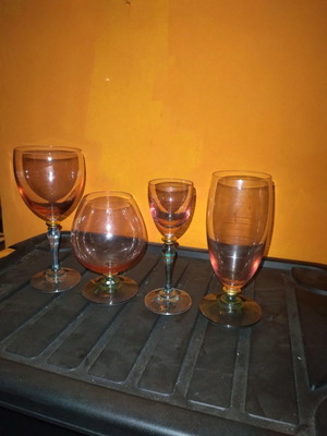 Ποτήρια ποτού καινούργια για κρασί, ουίσκυ, λικέρ, σαμπάνια