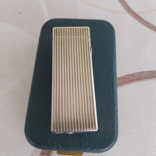 Dunhill silver lighter like new with box