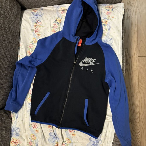 Nike sweatshirt for children up to 13 years