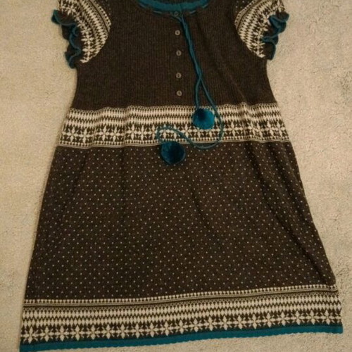 Attrattivo knitted dress like new, vintage print with pompon, size M
