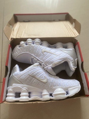 Nike Shox αθλητικά παπούτσια άσπρα μέγεθος 43 καινούργια