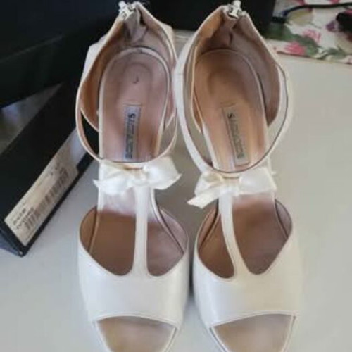 Sagiakos shoes size 39 white leather pumps like new