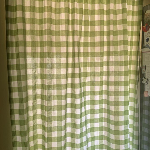 Checkered curtain like new with curtain clips, 2.20m x 1.94m