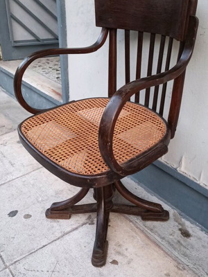 Swivel office chair used, interwar period, good condition
