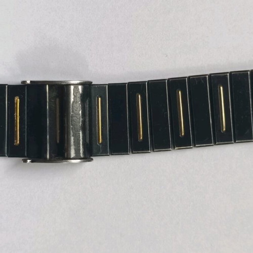 Seiko 2A32-5059 wristwatch used with black bracelet