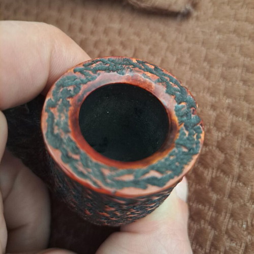 K&P Petersons pipe new with red/black rustic finish