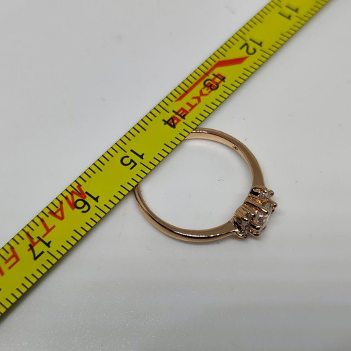 Ring rose gold with flower-shaped crystal like new