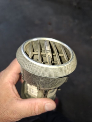 Audi A3 8P air vent used