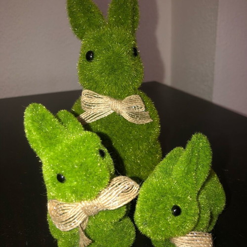Rabbit decoration set new in excellent condition