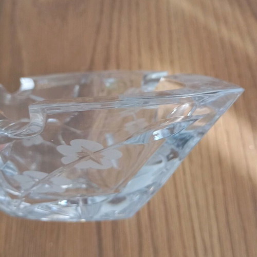 Set of 2 crystal ashtrays new without tag