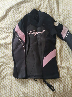 Μπλούζα Rip Curl αδιάβροχη μεταχειρισμένη για κορίτσι 5-7 ετών