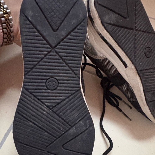 Venice 33 athletic shoes used, white and silver