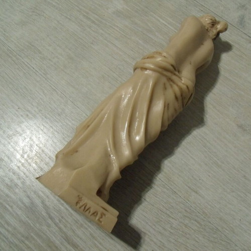 Venus figure statue used, alabaster
