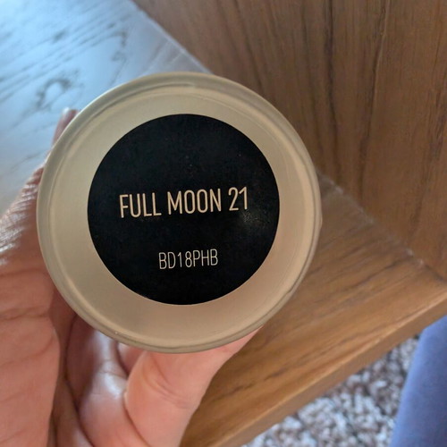 Inglot Moonlight Illuminating Face Primer like new, hydrating glow