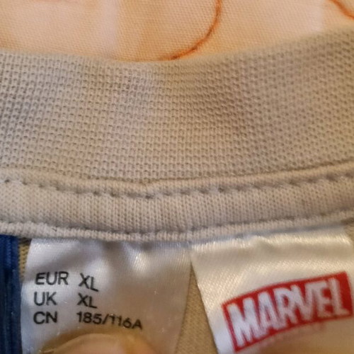 Venom Marvel long-sleeve shirt XL like new, beige with prints