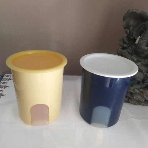 Tupperware canister set 1.25 lt like new, blue and yellow