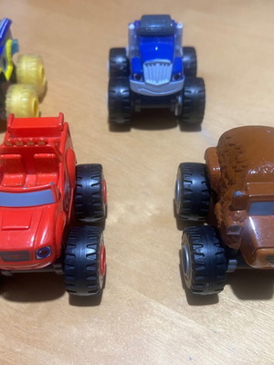 Blaze and the Monster Machines toy cars like new, set of 4