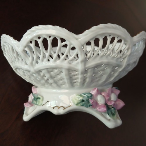 Debelly Fine Porselain Decorative Porcelain Bowl like new