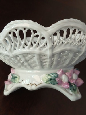 Debelly Fine Porselain Decorative Porcelain Bowl like new
