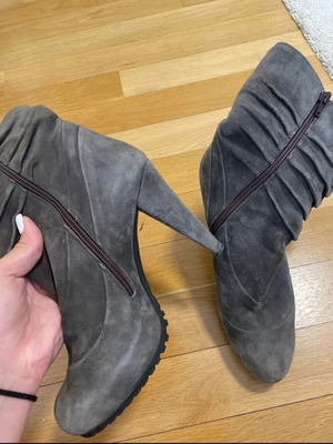Suede ankle boots gray used, size 39, high heel