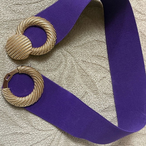 Belt purple with gold buckle elastic new, adjustable