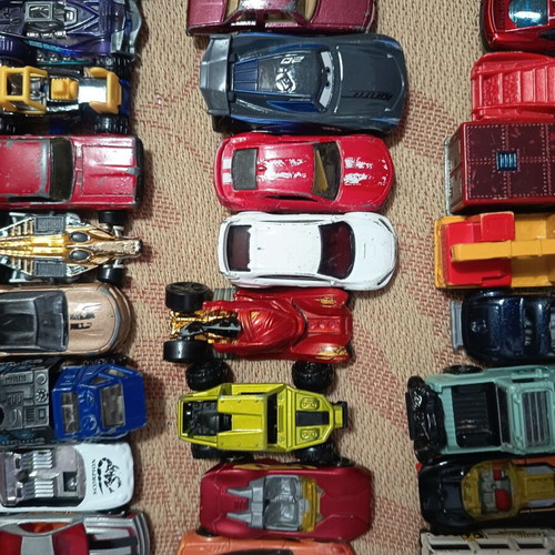 Toy cars used, pack of 30+ pieces