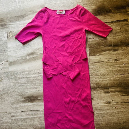 Guess dress medium pink like new with side slit
