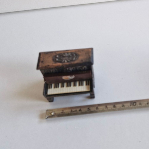 Playme miniature piano sharpener used