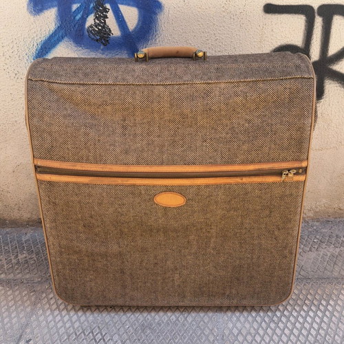 Vedette travel suitcase used, beige, opening design