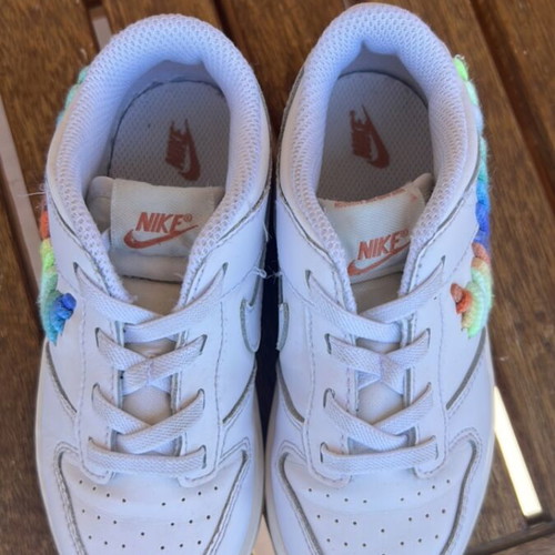 Nike Dunk Low athletic shoes used, size 27, white