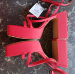 Stradivarius κόκκινα ψηλοτάκουνα πέδιλα καινούργια, μέγεθος 39