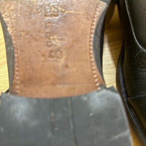 Boss Shoes size 40 like new, black dress shoes