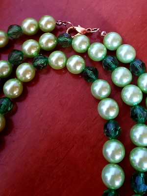 Vintage necklace with green faux pearls and crystal beads like new