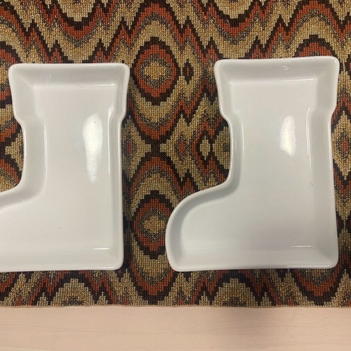 Christmas bowls boot design like new, set of 2 pieces