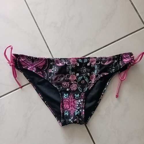 Swimsuit like new, size S, black and multicolor