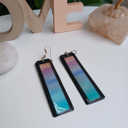 Handmade earrings with resin