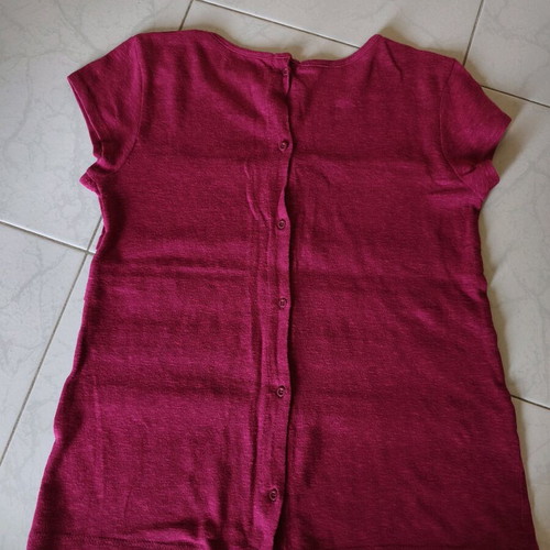 Pull & Bear pink short-sleeve top like new with buttons on back