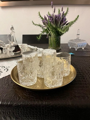 Whiskey glasses crystal like new, set of 6, heavy and carved