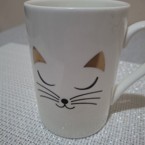 Mug with cat design