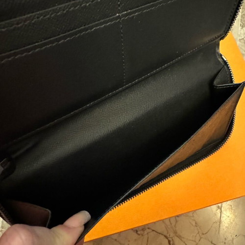 Louis Vuitton Wallet used, black unisex