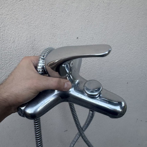 Bathtub faucet used in very good condition