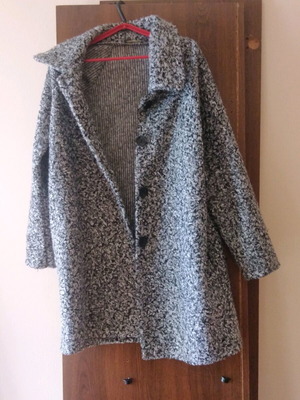 Women's coat like new, size XL, black and gray