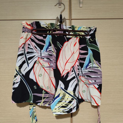 Women's clothing bundle like new, 2 denim shorts, skirts, jumpsuit L