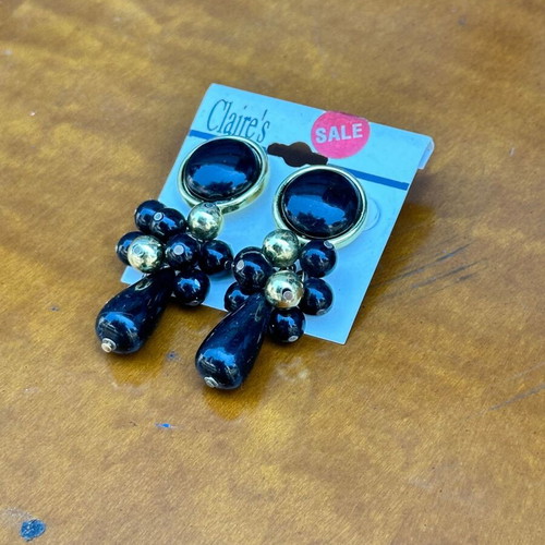 Claire's Vintage Clip-On Earrings black with gold details, like new