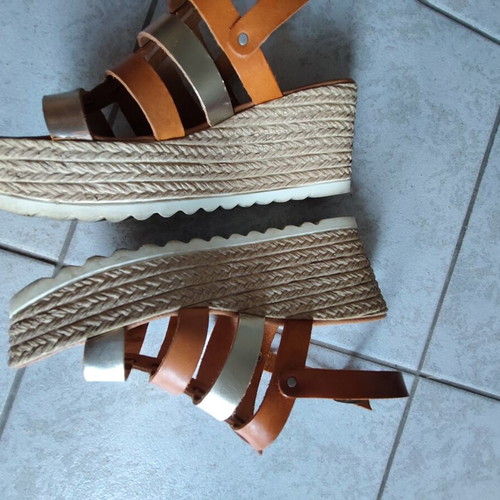 Labrini leather platform sandals brown with gold straps