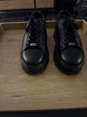 Renato Garini leather sneakers size 42, black