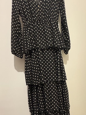 Lynne polka dot midi dress medium size, like new