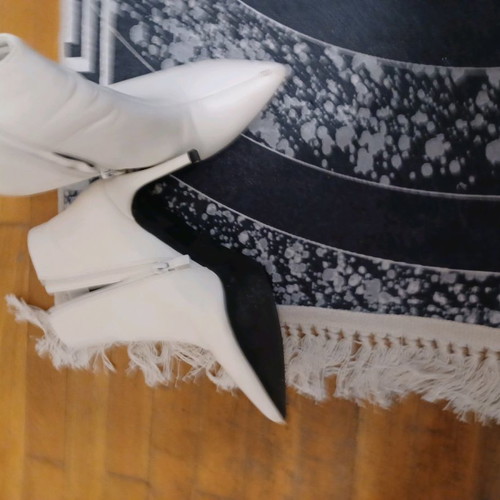 Alta Moda white ankle boots size 39 used with thin heel